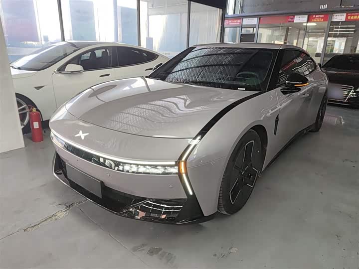 Фото 2 - XPeng P7