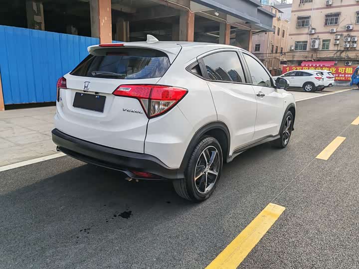 Фото 6 - Honda Vezel