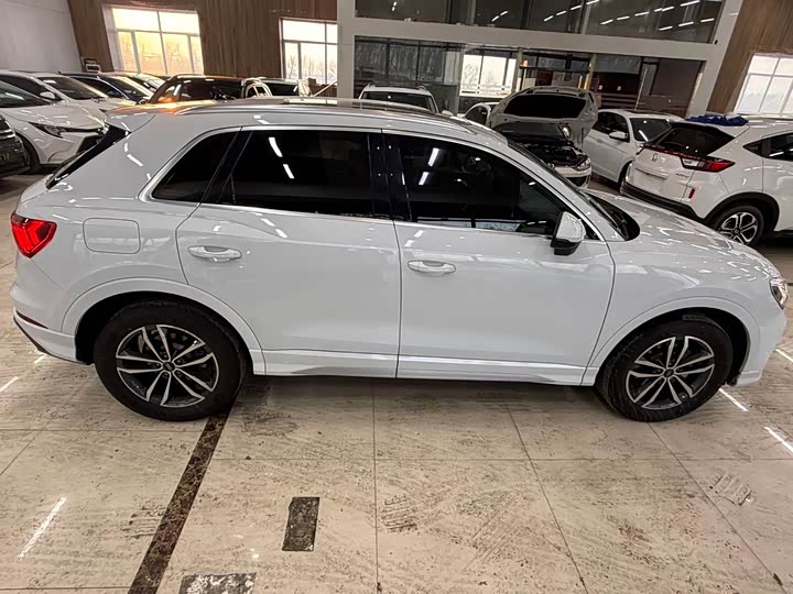 Фото 6 - Audi Q3