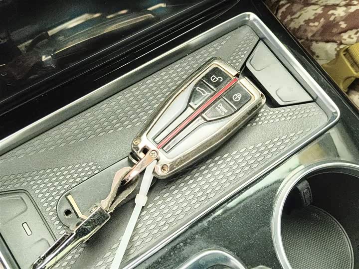 Фото 9 - Hongqi HS7