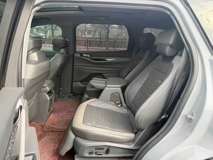 Фото 6 - Ford Edge