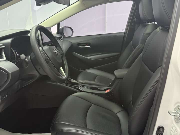 Фото 8 - Toyota Corolla