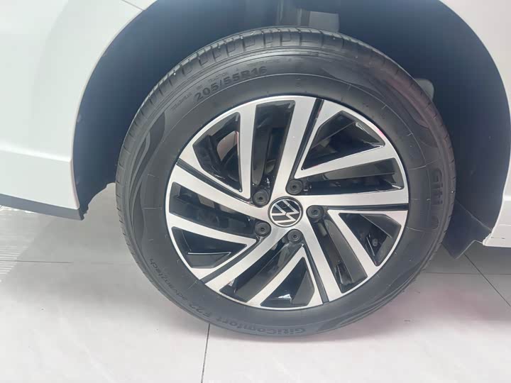 Фото 5 - Volkswagen Lavida