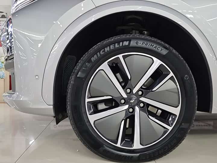 Фото 7 - LiXiang L7