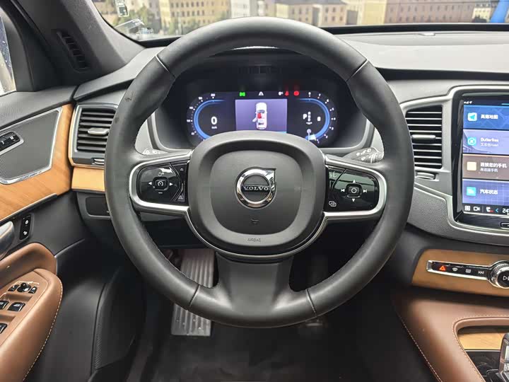 Фото 4 - Volvo XC90