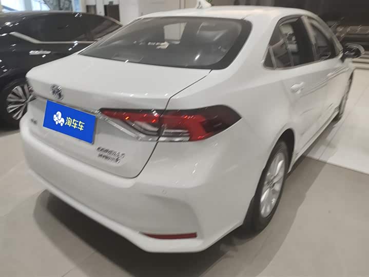 Фото 3 - Toyota Corolla