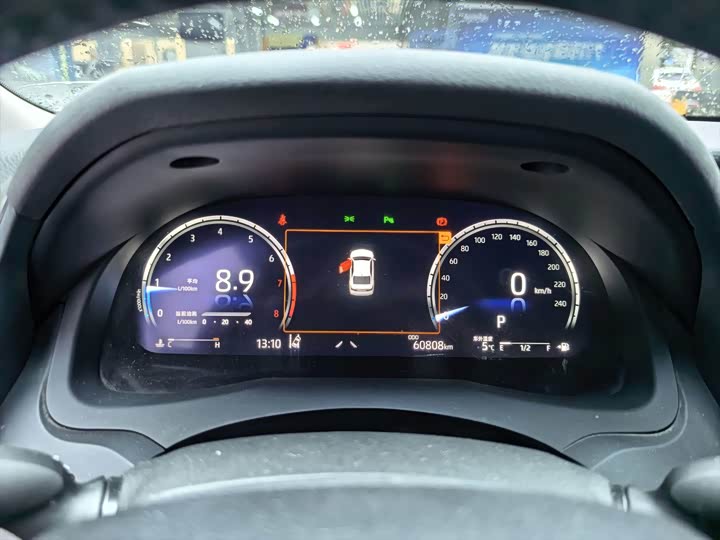 Фото 8 - Toyota Camry