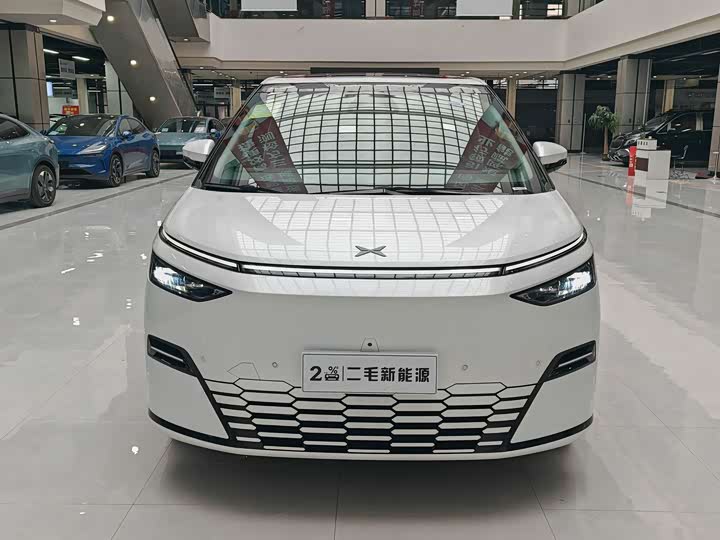 Фото 2 - XPeng X9