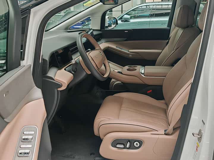 Фото 8 - XPeng X9