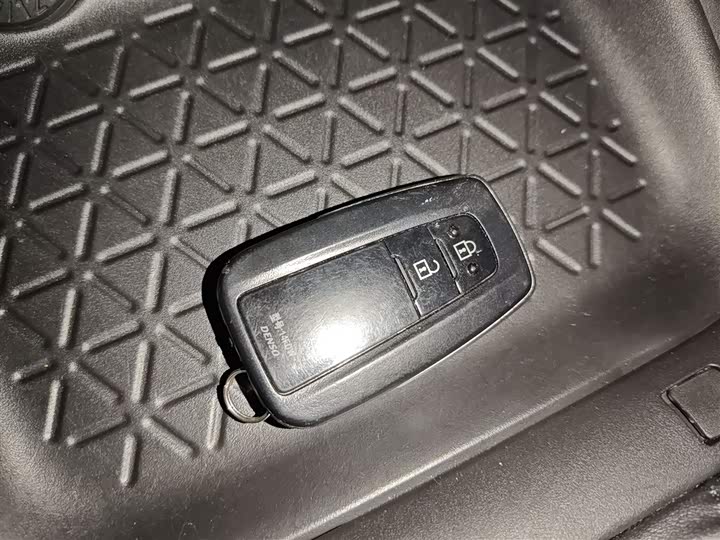 Фото 9 - Toyota Wildlander