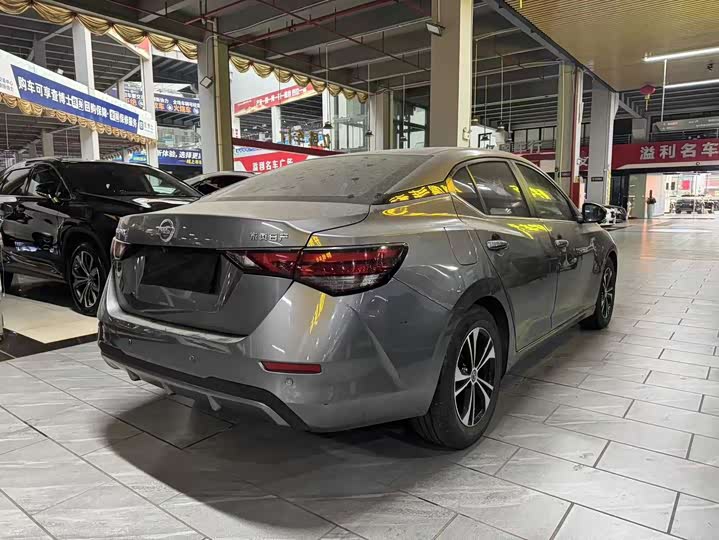 Фото 3 - Nissan Sylphy