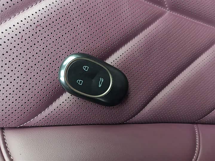 Фото 9 - Nio ET5T