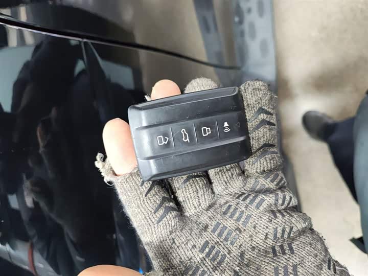 Фото 9 - Tank 300