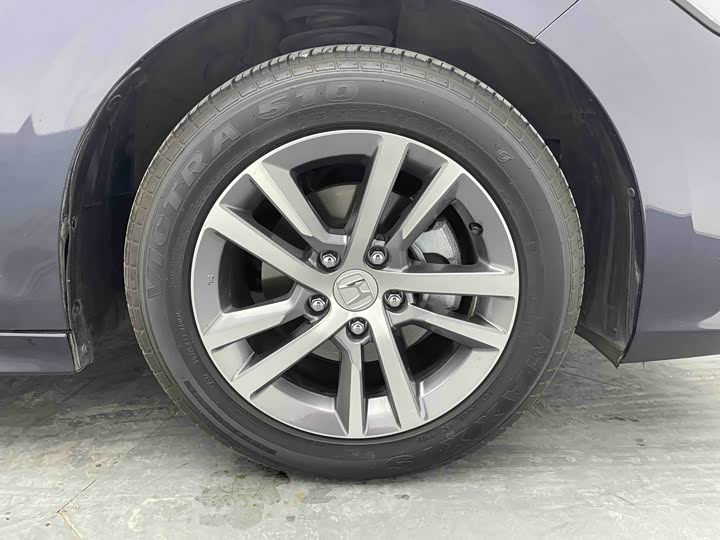 Фото 8 - Honda Civic