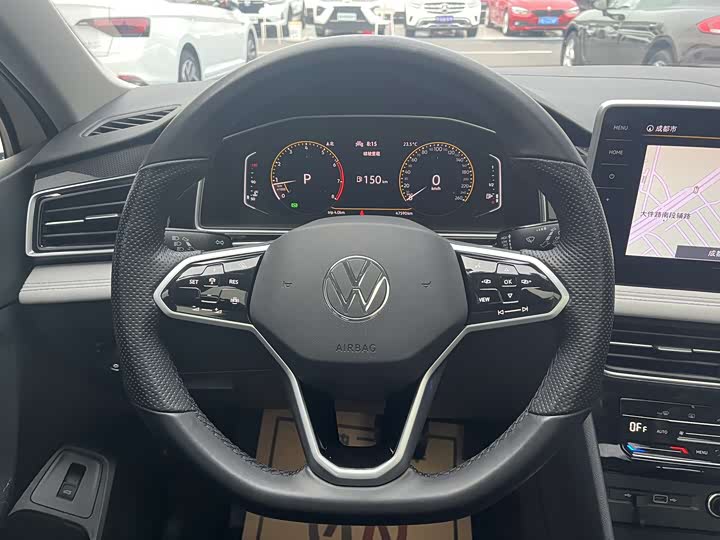 Фото 8 - Volkswagen Tiguan L Pro