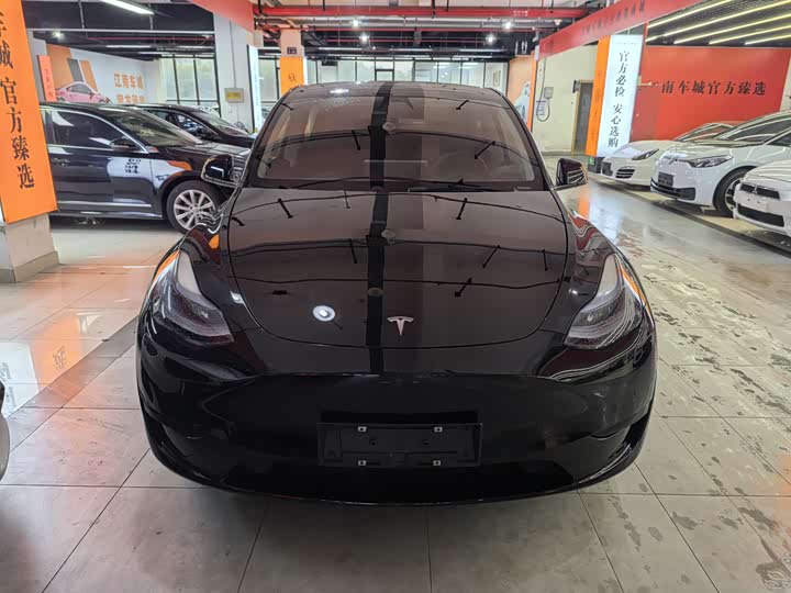 Фото 1 - Tesla Model Y