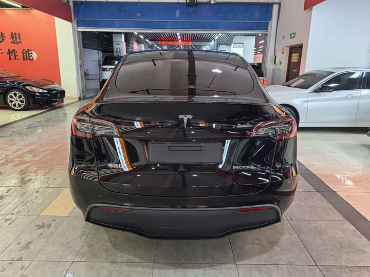 Фото 4 - Tesla Model Y