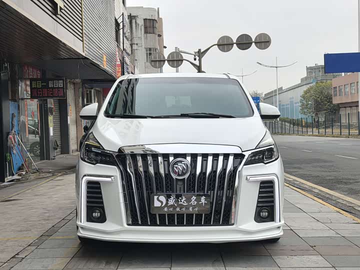 Фото 2 - Buick GL8 ES