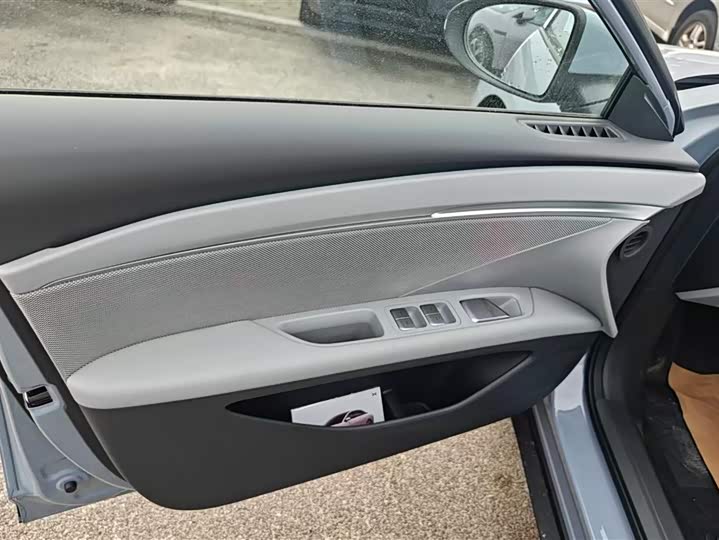 Фото 7 - XPeng Mona M03