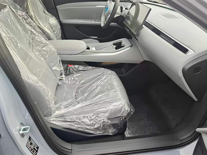 Фото 8 - XPeng Mona M03