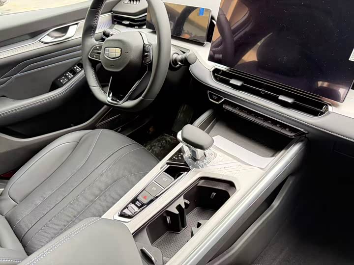 Фото 9 - Geely Preface