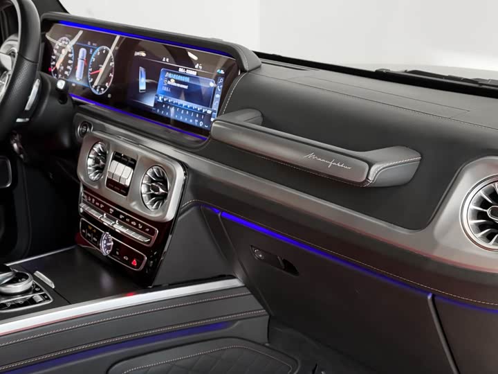 Фото 8 - Mercedes-Benz G-Class