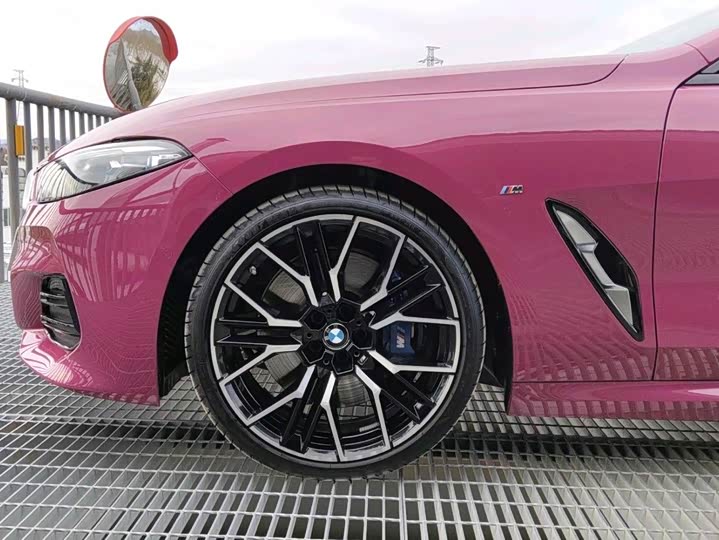 Фото 4 - BMW 8 Series