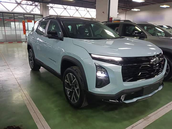 Фото 4 - Chevrolet Equinox Plus