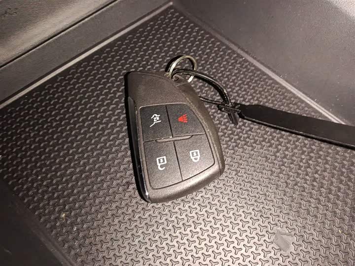 Фото 9 - Chevrolet Equinox Plus