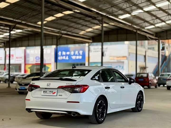 Фото 3 - Honda Civic