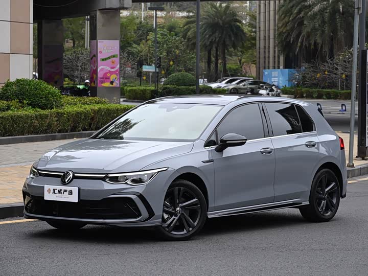 Фото 1 - Volkswagen Golf