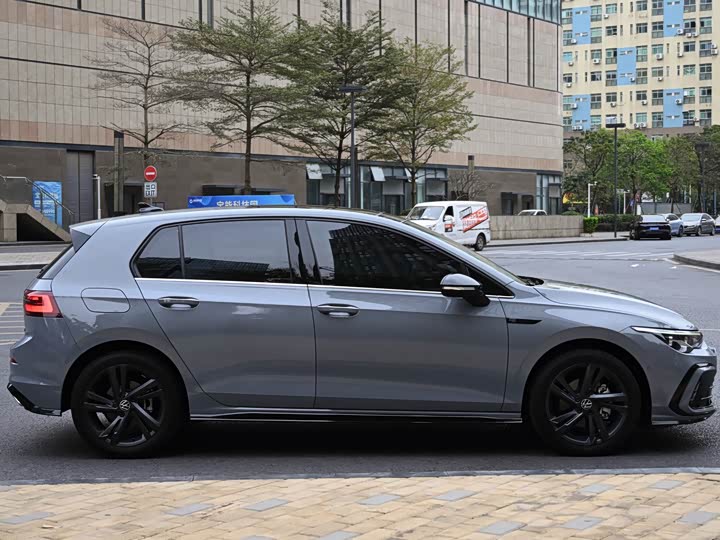 Фото 6 - Volkswagen Golf