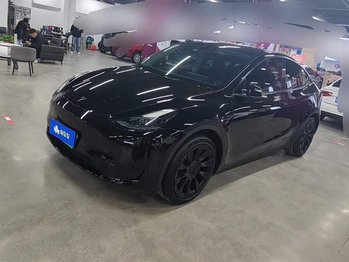 Фото 1 - Tesla Model Y