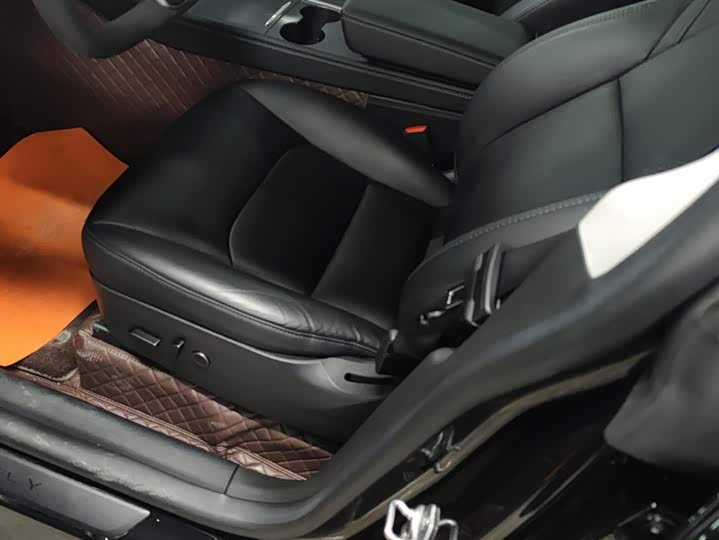 Фото 9 - Tesla Model Y