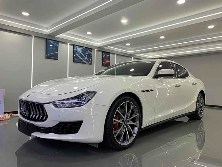 Фото 1 - Maserati Ghibli