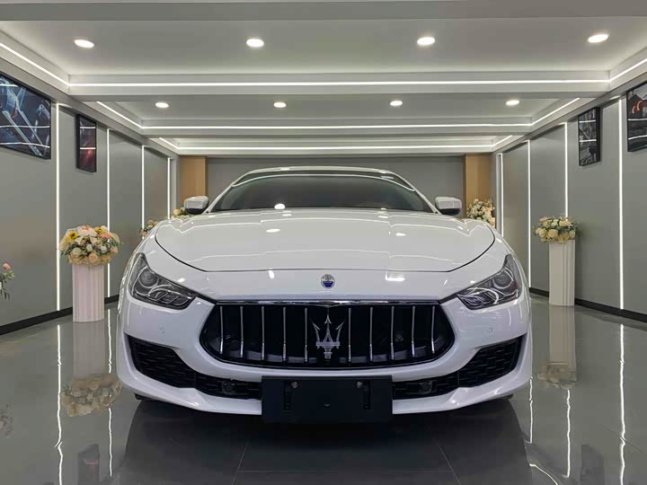 Фото 2 - Maserati Ghibli
