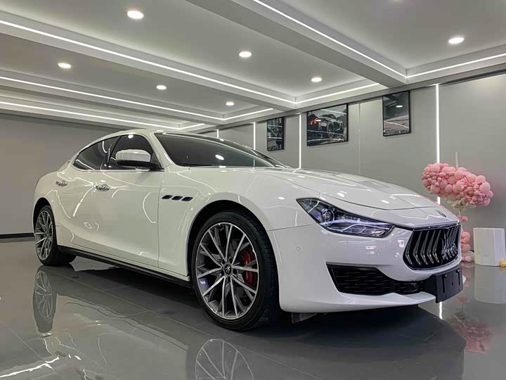 Фото 3 - Maserati Ghibli