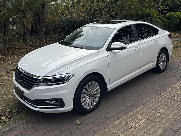 Фото 1 - Volkswagen Lavida