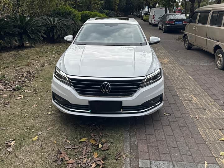 Фото 2 - Volkswagen Lavida