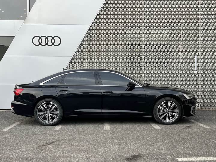 Фото 3 - Audi A6L