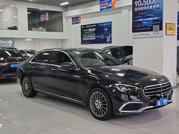 Фото 3 - Mercedes-Benz E-Class
