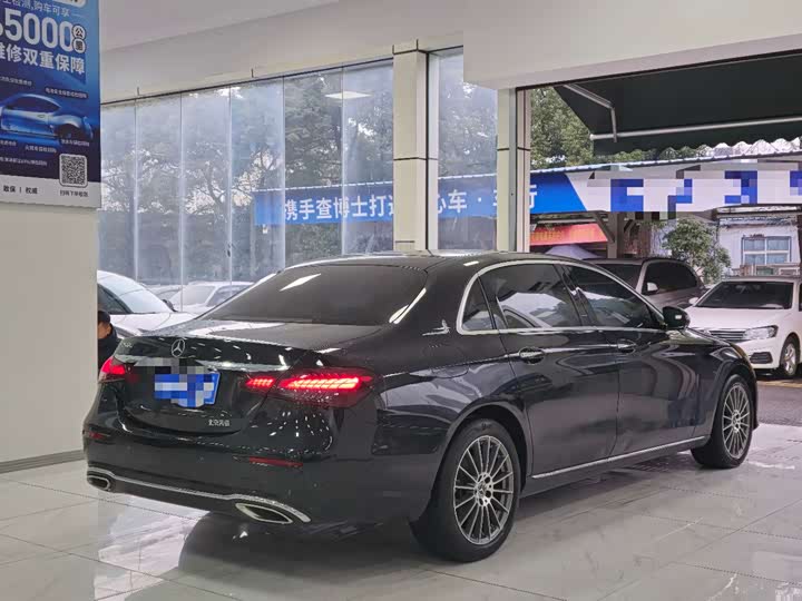 Фото 7 - Mercedes-Benz E-Class