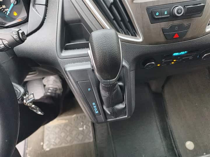 Фото 7 - Ford Tourneo