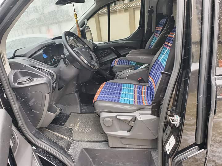 Фото 8 - Ford Tourneo