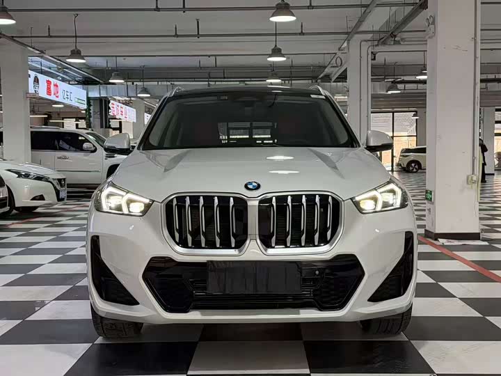 Фото 2 - BMW X1
