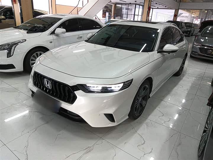 Фото 1 - Honda Inspire