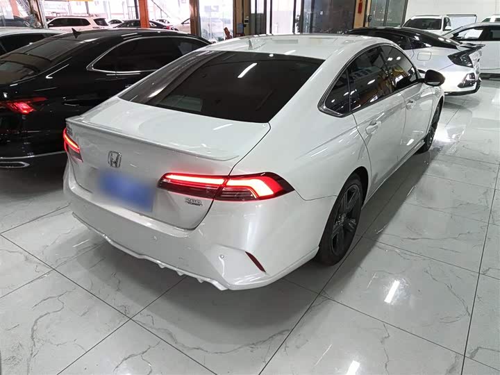 Фото 7 - Honda Inspire