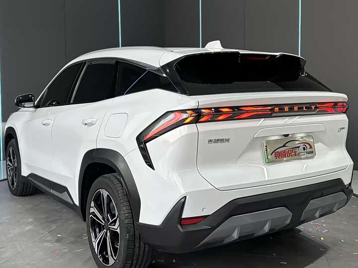 Фото 8 - Geely Galaxy L7