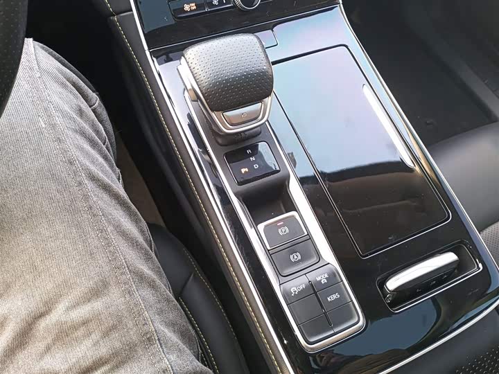 Фото 6 - Roewe i6 Max EV