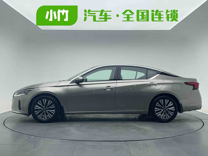 Фото 4 - Nissan Teana